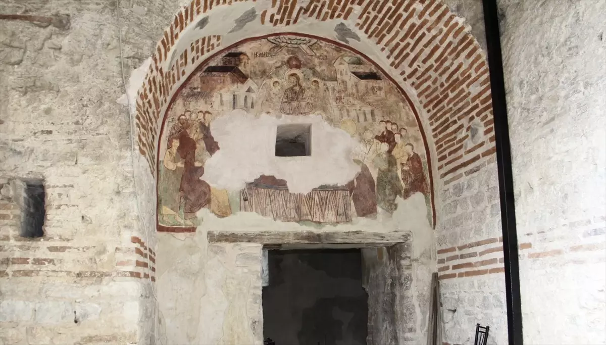 700 yillik kilise restore edildi 7yvu1EuW