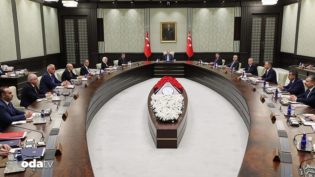 kabine toplaniyor masada neler var Hx3Zt9G3