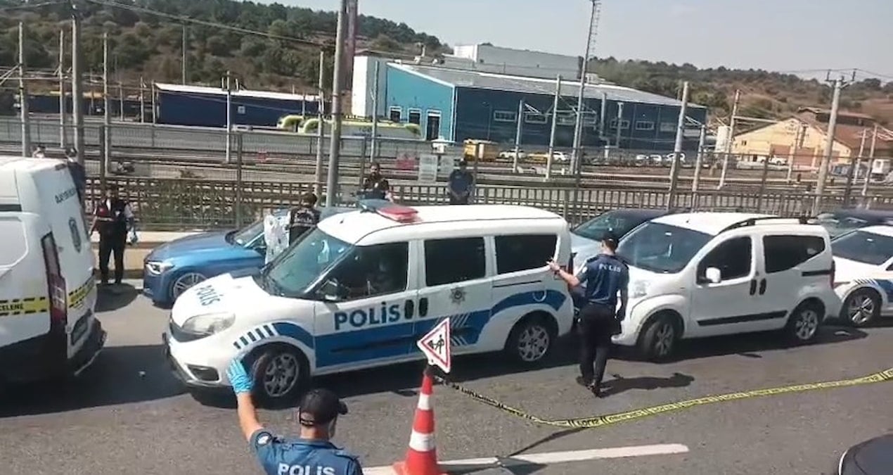 kucukcekmecede hareketli dakikalar aracta cesedi bulundu QL2Wg8sa