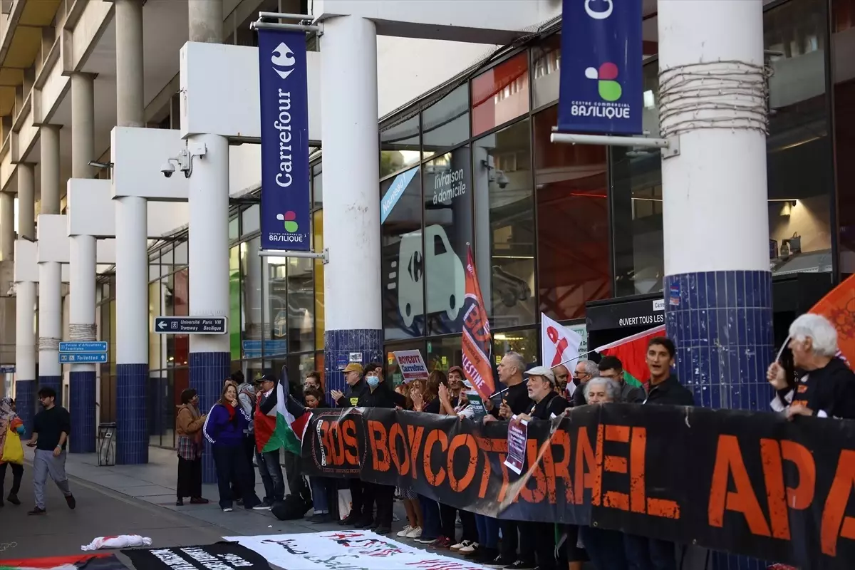 pariste carrefour protestosu G9i9xP6b