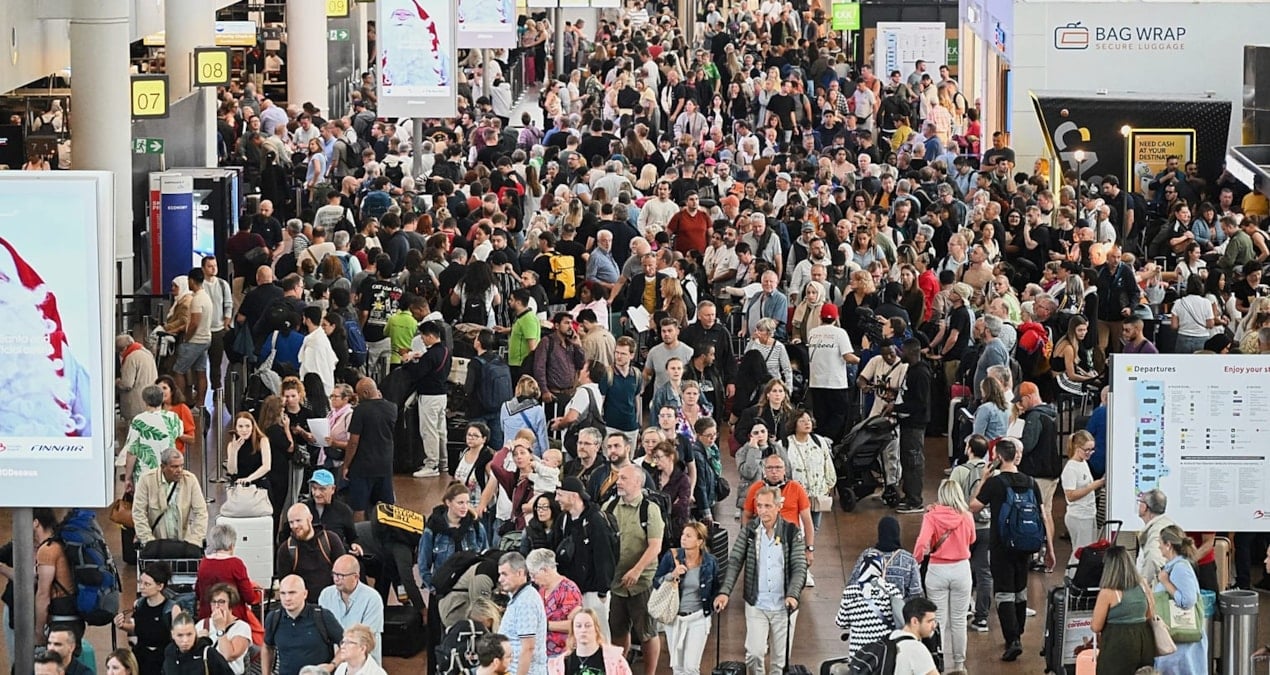 siber saldiri avrupanin havaalanlarini kitledi on binlerce yolcu kalakaldi vq9SALBb