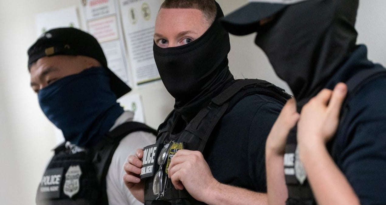 yuzu kapali polisler gina getirdi eyalette maske takmak yasaklandi rAjuvzVw