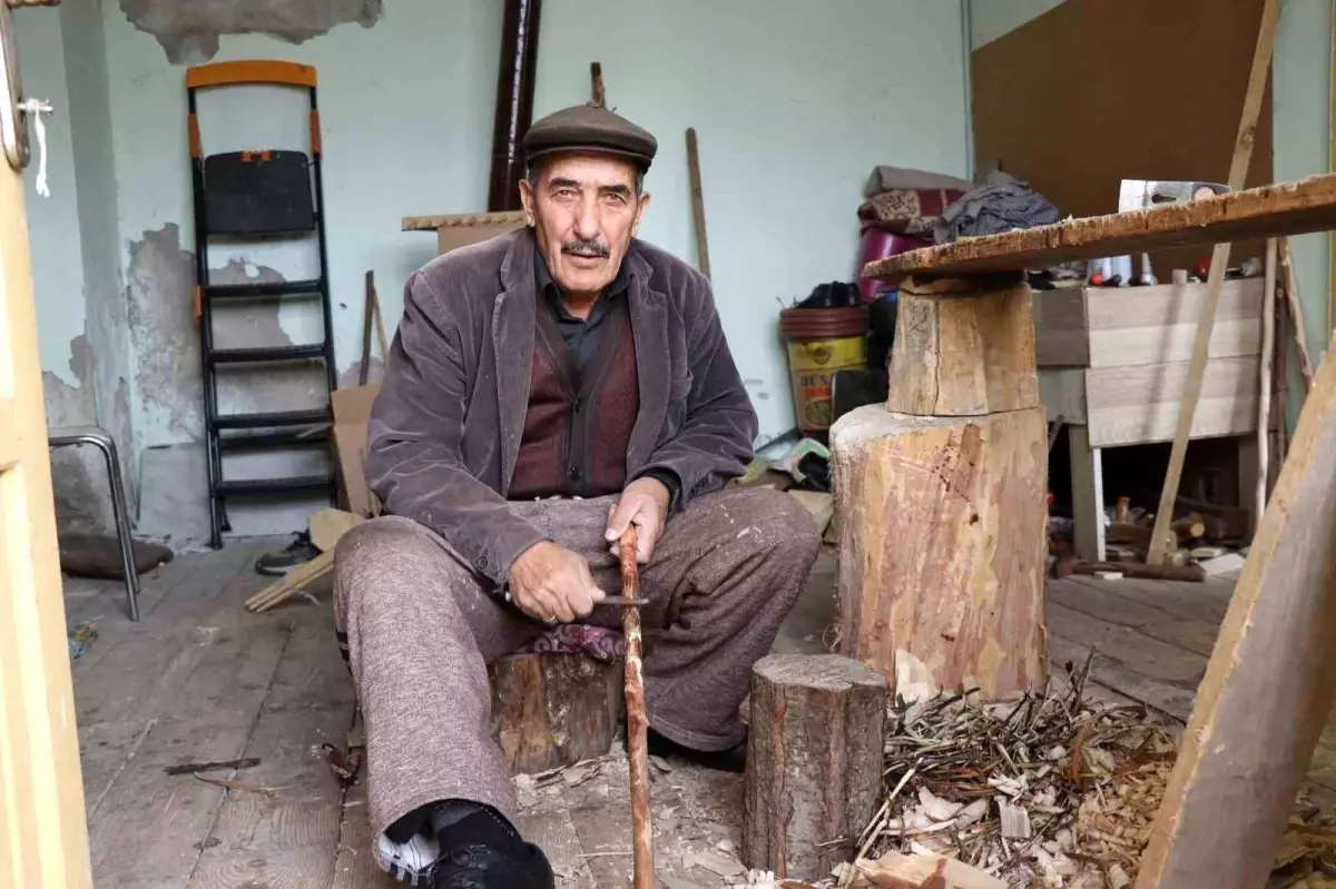 79 yasindaki adamin tahta ile hayat mucadelesi gRRhOneK.jpg