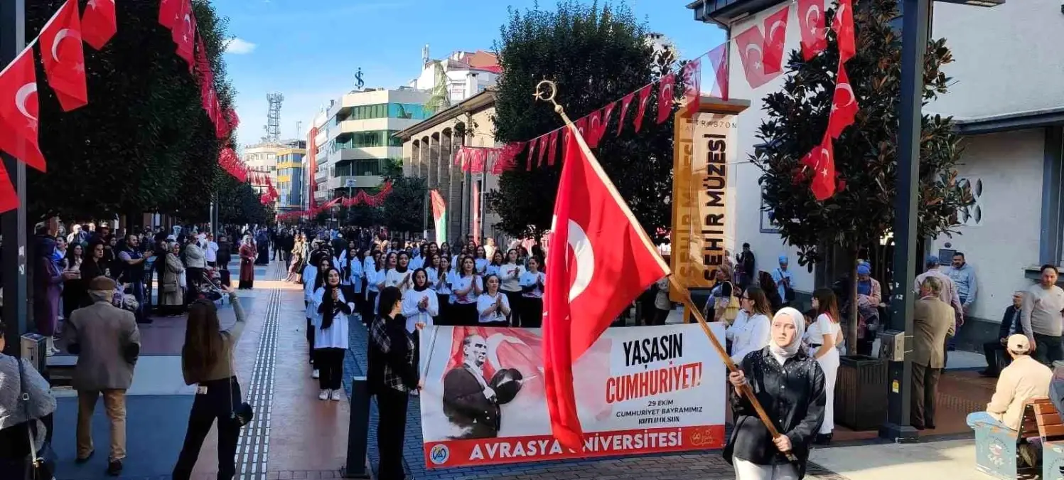 avrasya universitesinde cumhuriyet bayrami coskusu uRgBZeG5.jpg