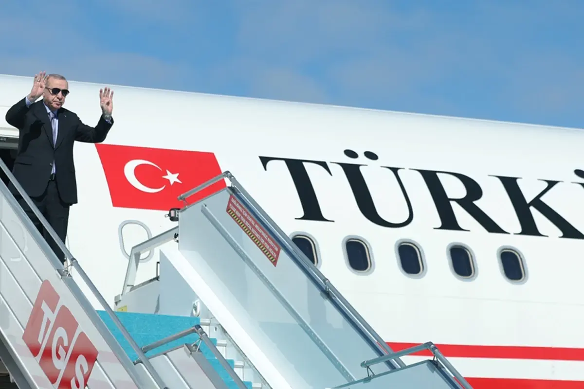 erdogan misirda ucak once pisti pas gecti sonra havalimanina inis yapti ui1Rs7YU.jpg
