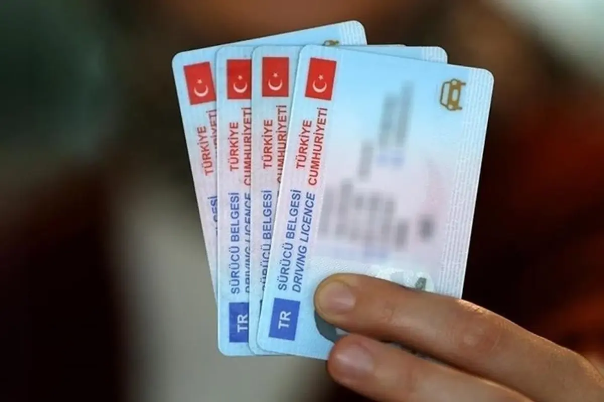 eski ehliyetler icin sure yarin doluyor yenileme ucreti 7 bin 438 liraya yukselecek mYxuty4I.jpg