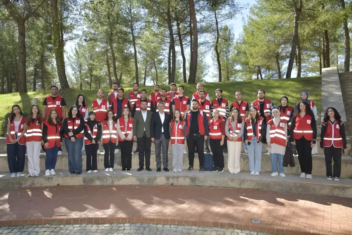 genc kizilay rektor kacari ziyaret etti vYkqam5F.jpg