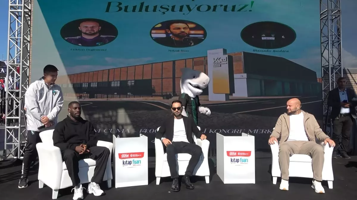 kocaelispor kitap fuarinda taraftarlariyla bulustu SrevLapN