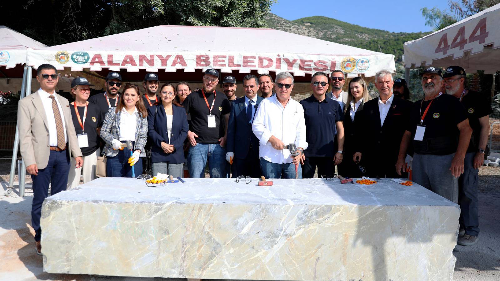 alanyada uluslararasi alanya tas heykel sempozyumu basladi WZ5ucXWA.jpg