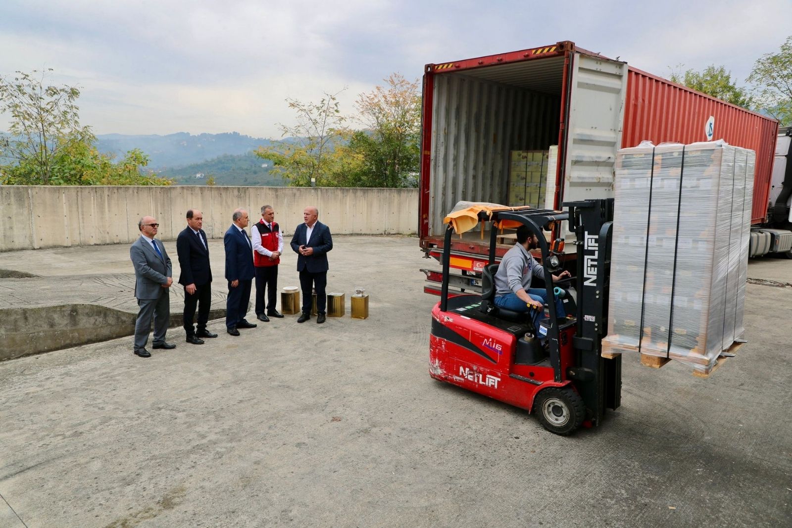 ingiltere orduda uretilen 88 ton bal satin aldi e7fwmPKn.jpg