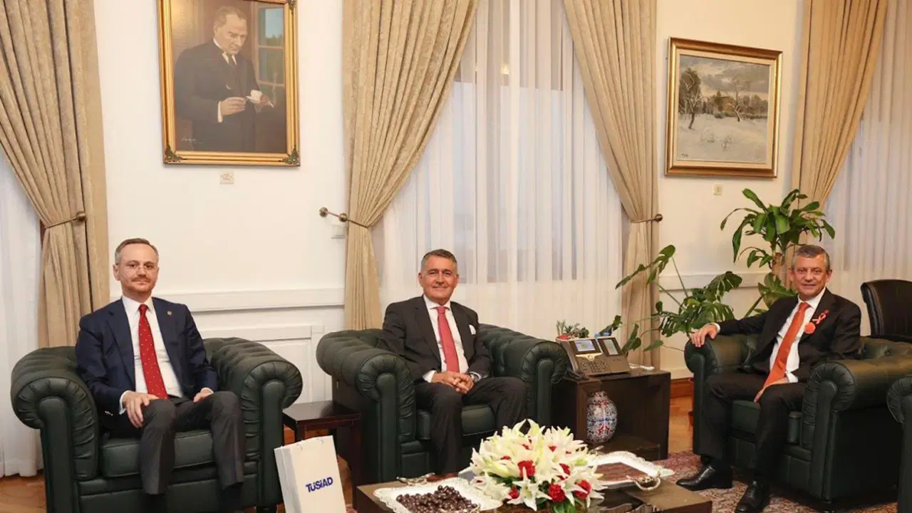tusiaddan chp genel baskani ozgur ozele ziyaret Z1VUMBCn.jpg