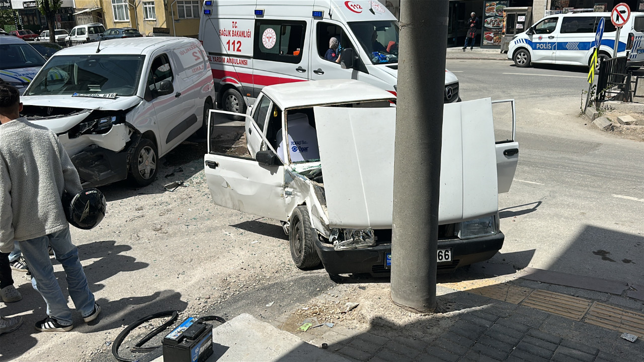Ehliyetsiz Sürücü Kazaya Karıştı, Araç Sahibi de Cezalandırıldı