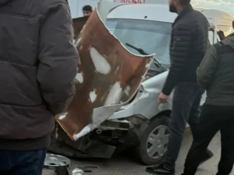 Hakkari’de Zincirleme Trafik Kazası: 12 Yaralı