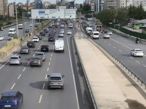 İstanbul’da Pazartesi Trafik Sıkışıklığı Zirveye Çıktı