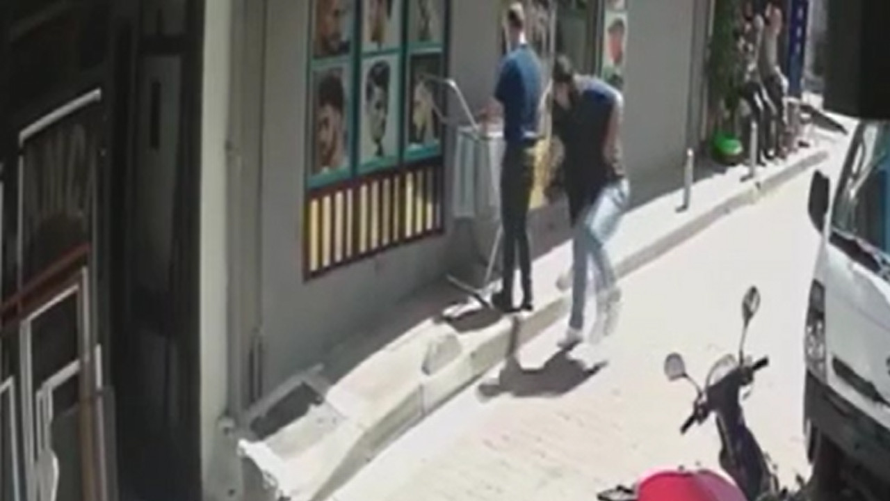 Sac modelini begenmedi berberini gunlerce takip etti sonunda bicakladi HEjLrmnD